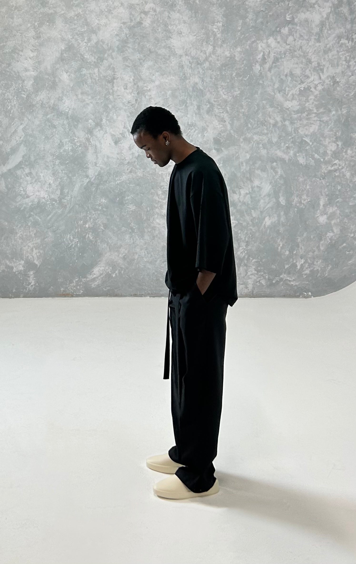 Relaxed Cropped Tee In Black