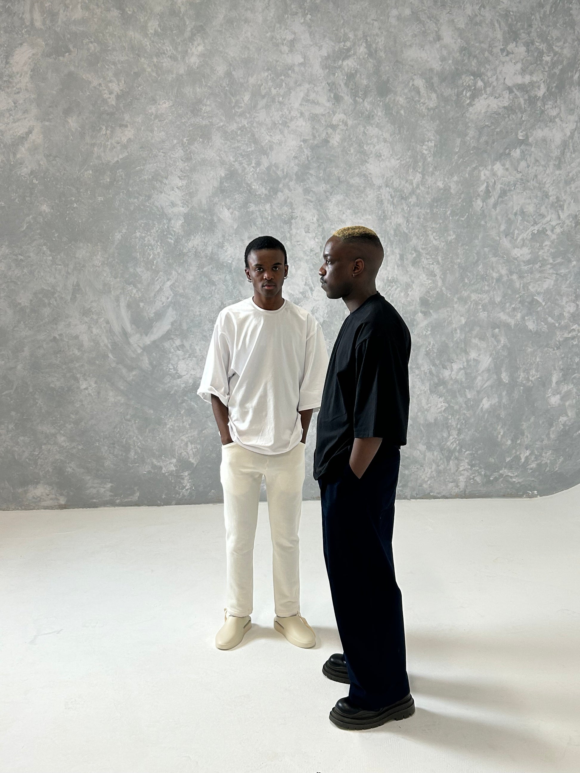 Relaxed Cropped Tee In White